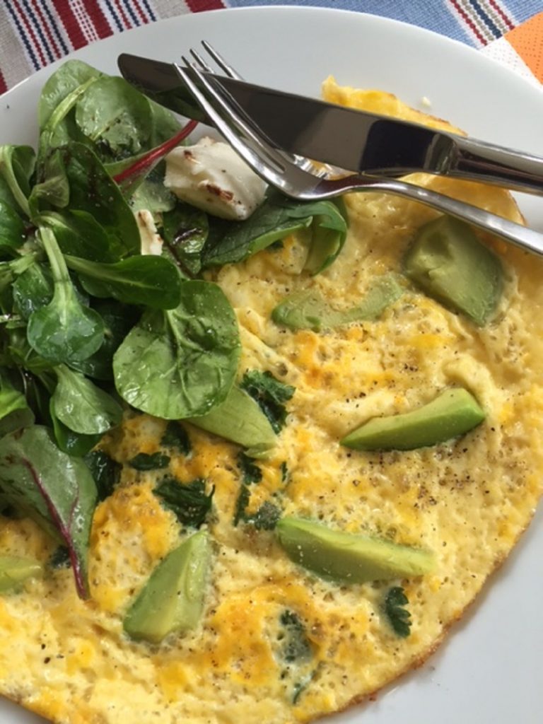 Schnelles Avocado-Omelette - Muddis kochen