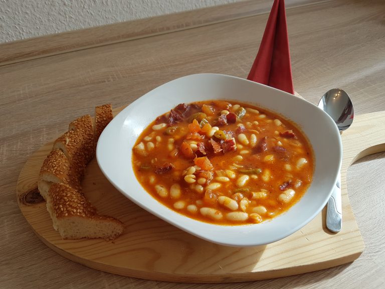 Kuru Fasulye - Weiße Bohnensuppe - Muddis kochen