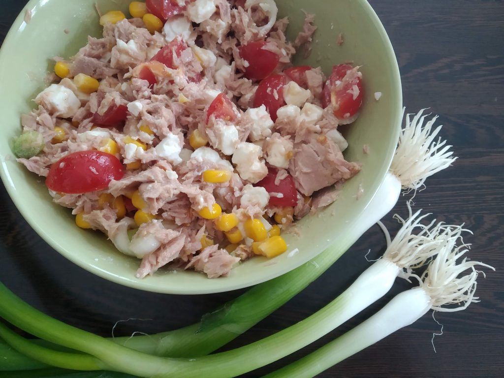 Thunfischsalat mit Mais und Feta - Muddis kochen